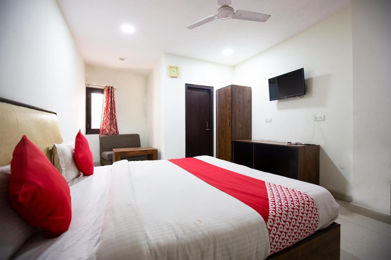 Oyo 44174 Hotel Mid Town Prime Harthala Exterior foto