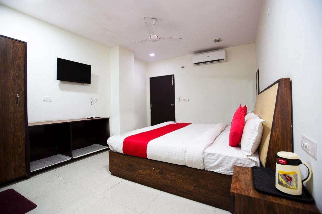 Oyo 44174 Hotel Mid Town Prime Harthala Exterior foto
