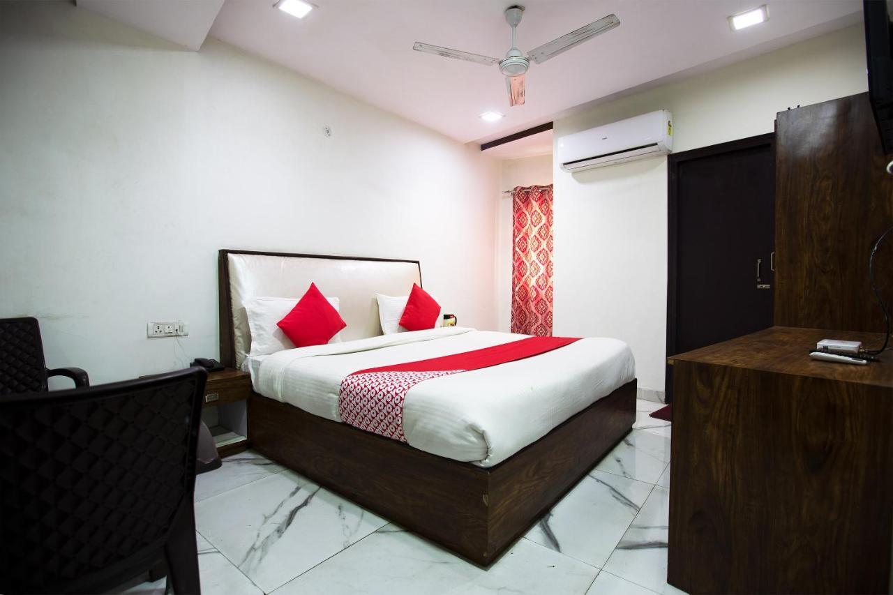 Oyo 44174 Hotel Mid Town Prime Harthala Exterior foto