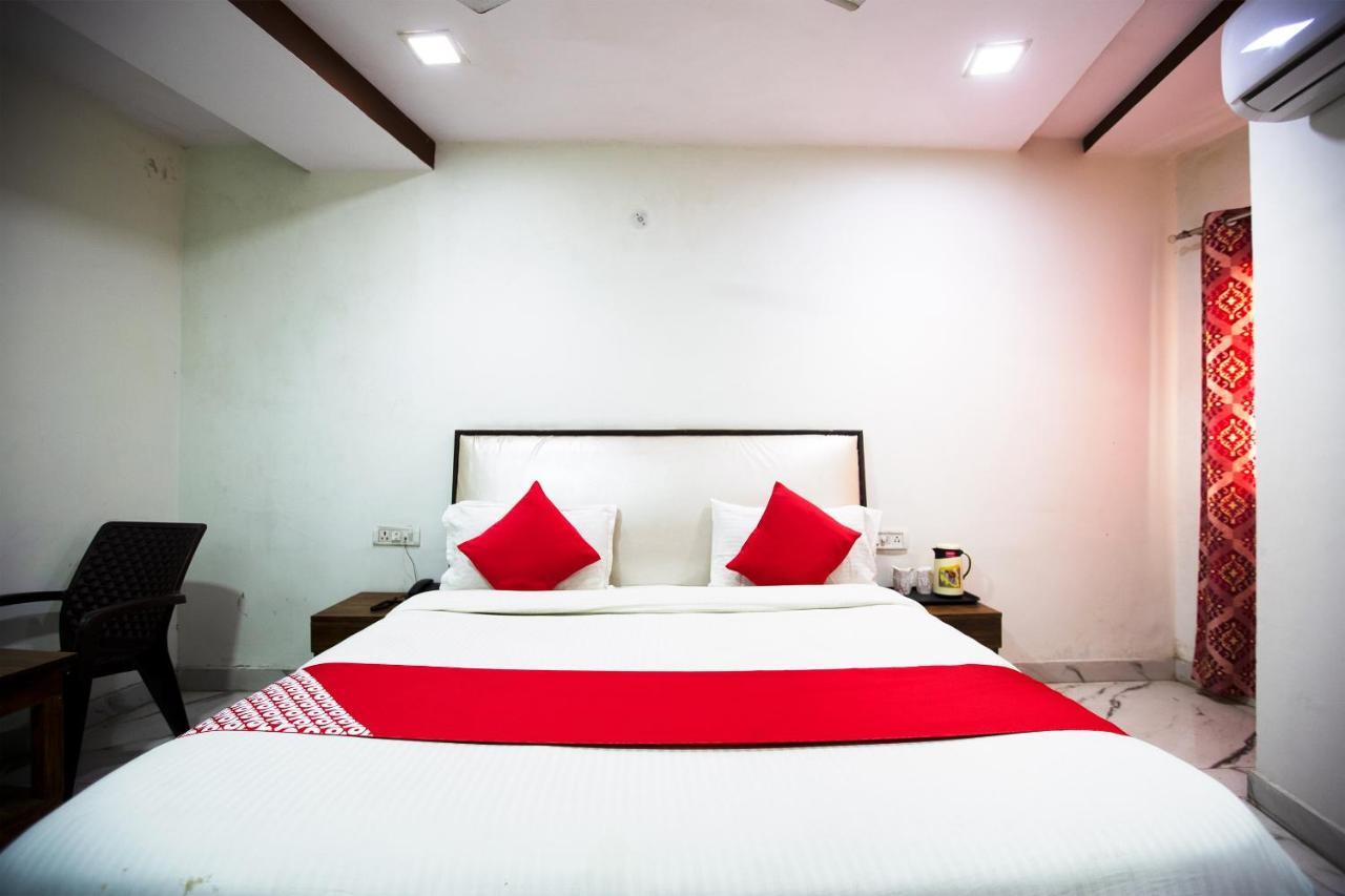 Oyo 44174 Hotel Mid Town Prime Harthala Exterior foto